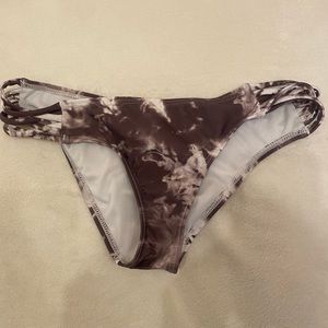 Gray and white tie dye Xhilaration swimsuit bottoms